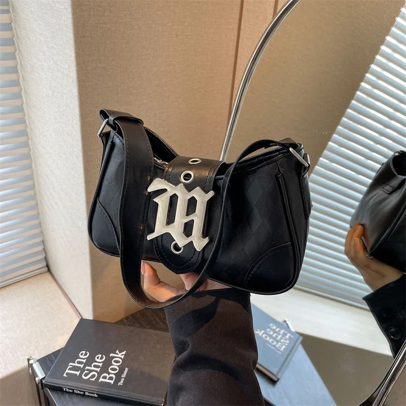 

Women's new metal style fashionable hand-held small square bag with niche design, underarm bag, shoulder bag