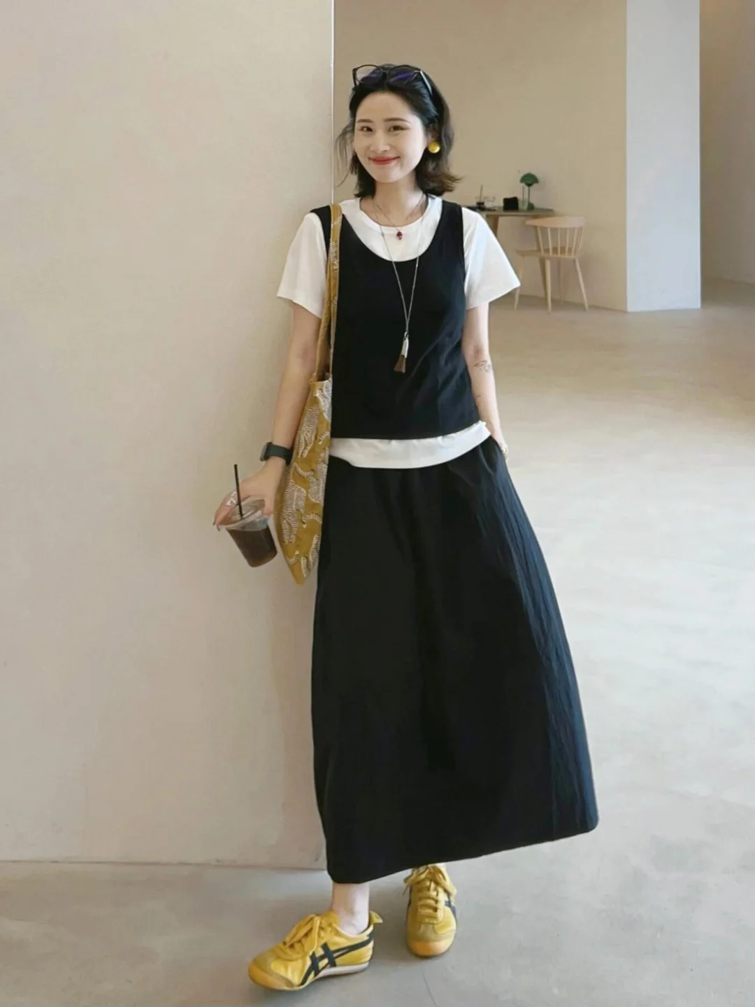 

Dark Style Cotton Work Skirt High Waist A-Line Midi Skirt Elastic Waist Hip Covering Pocket Design Unique Female Casual Wear