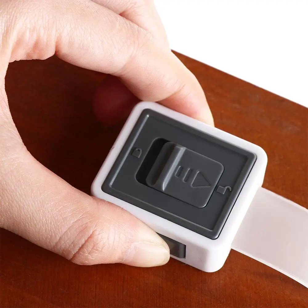 Kreative Anti-Öffnung Kinder Sicherheitsschloss Einstellbare Kunststoff Baby Lock Schnalle Anti-Kneifen Hand Schublade