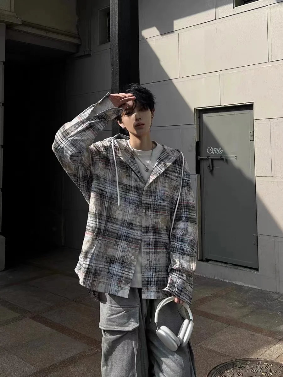 

American Retro Tie Dye Plaid Long Sve Hoodie irt Men Casual Color Blo Loose Fit Couple Sle Spring Autumn Faion