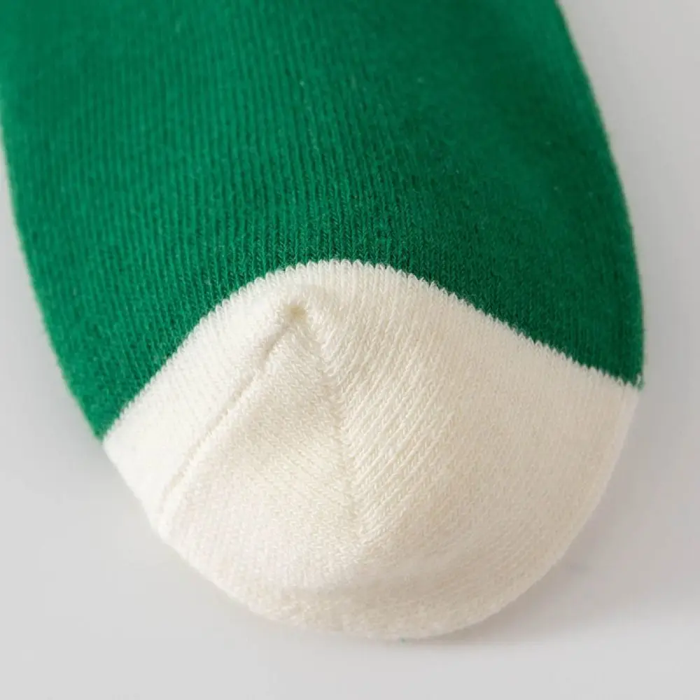 トレンディな綿グリーン靴下原宿インミッドチューブソックス和風秋冬スポーツソックス女性男性のための