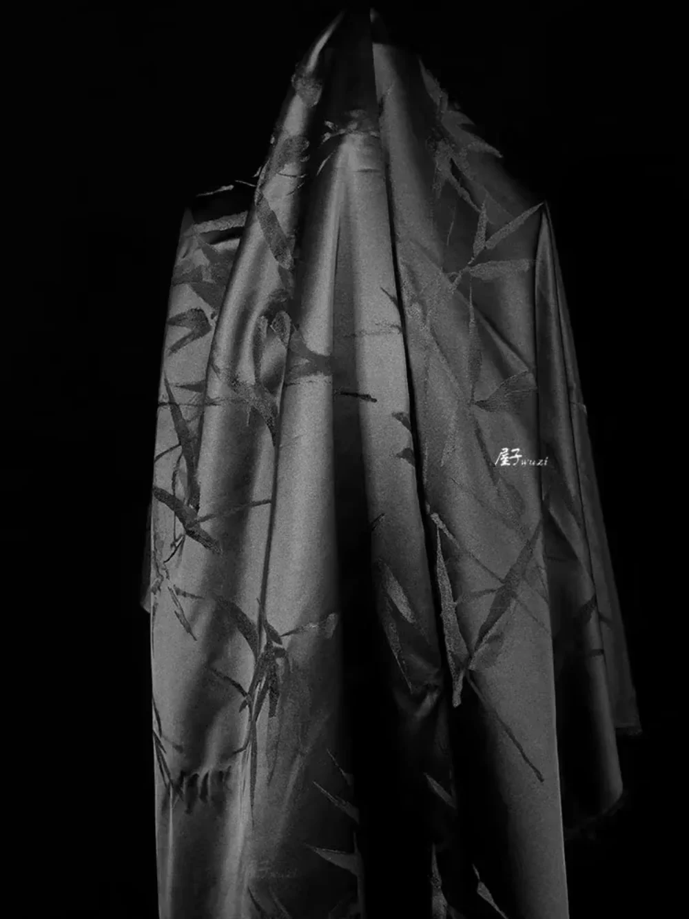 

Атласная жаккардовая ткань с темным узором в виде листьев бамбука для платья Cheongsam, дизайнерская ткань для одежды, шитье своими руками на метр, материал