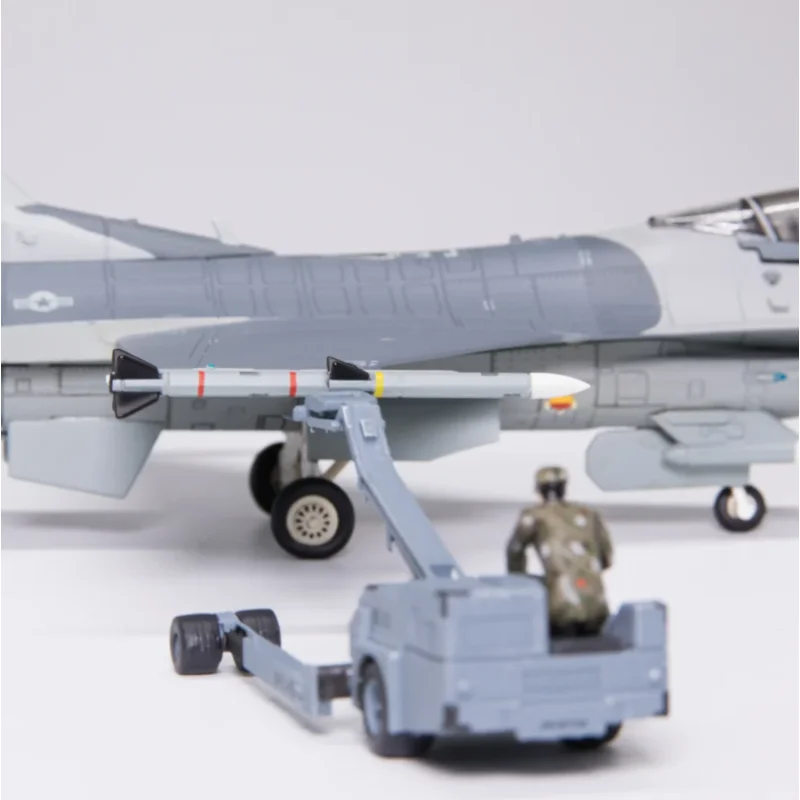 

1:72 Model MHU-83 Ammunition Loading Vehicle Can Be Used With Various Types of Fighter Jets Scene Accessory Collection Fans