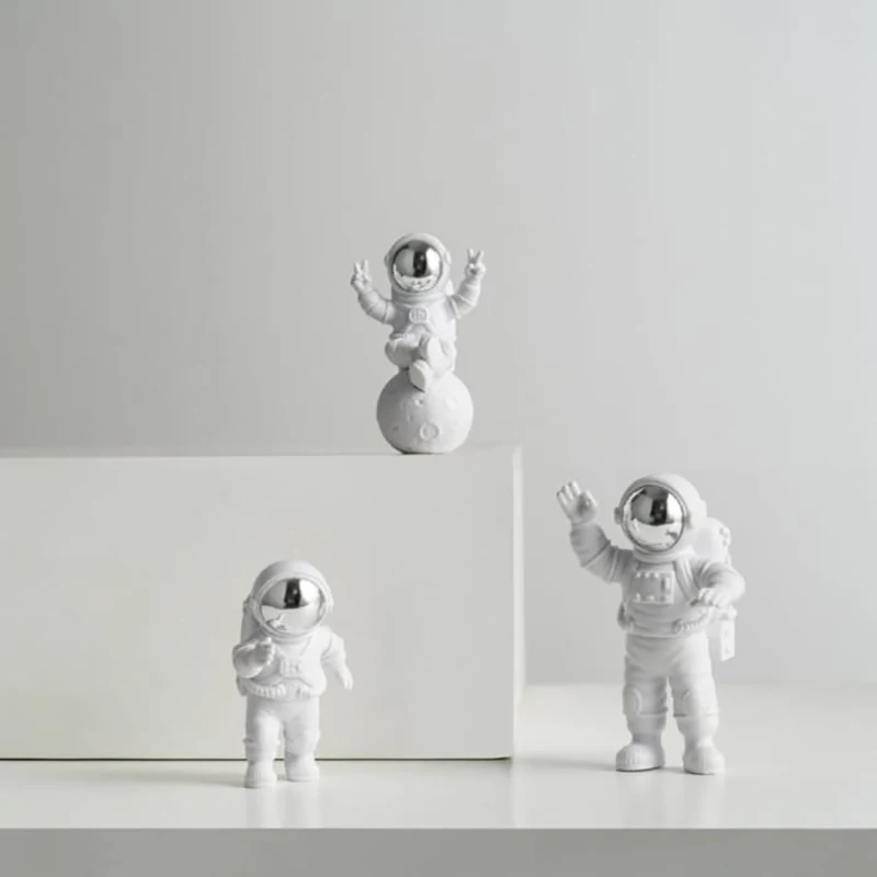 Small Spaceman Ornament Creative Astronaut Doll Children's Birthday Gift Cute Desktop Decorative Article