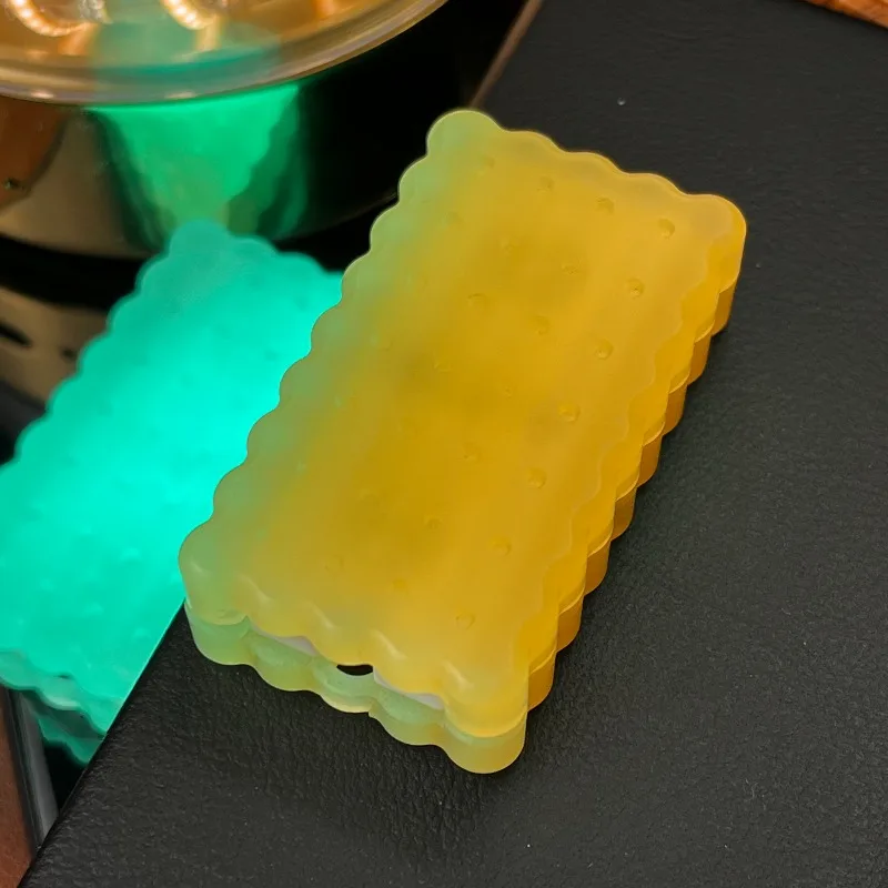 HALOOPLAYER EDC Cookie Dense Section Mechanical Fingertip Card Pushing Decompression Toy