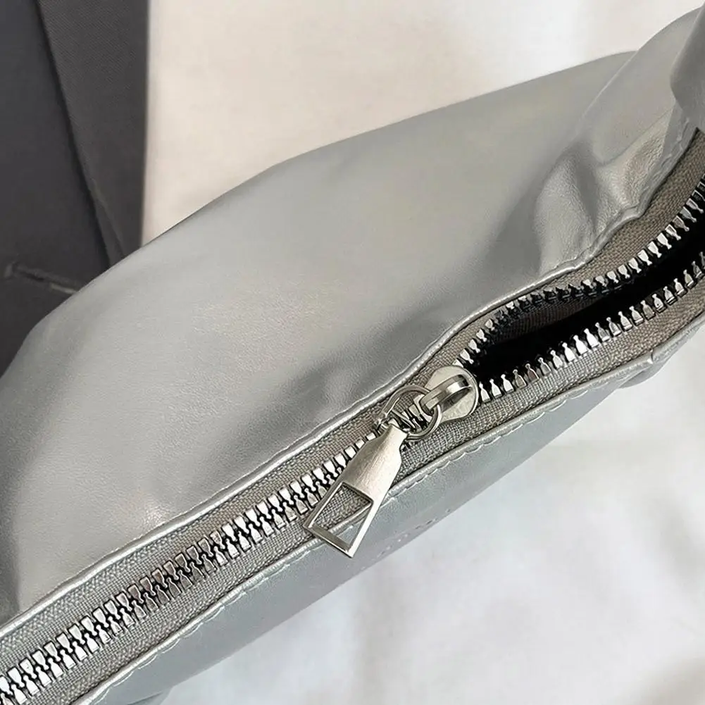 Umhängetasche für Damen, Kunstleder-Schultertasche, plissierte Halbmond-Hobo-Tasche, Unterarm-Tasche, lässige Umhängetasche, Messenger-Tasche – Detail 15