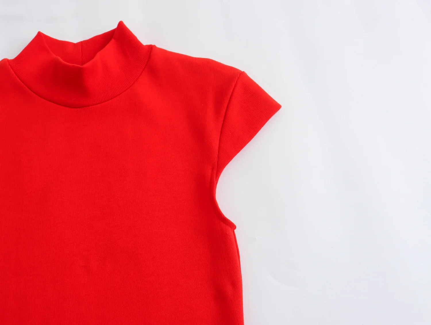 2024 Primavera e l'estate Nuovo dolce e piccante Vita slim fit Dimagrante Collo mezzo alto Abito lungo lavorato a maglia Gonna a botte dritta