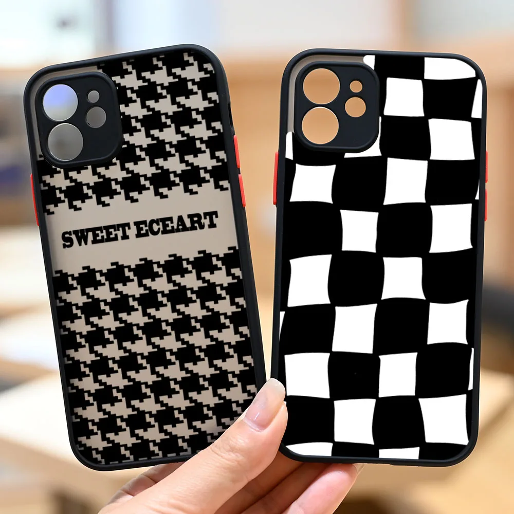 Fashion Twisted Lattice Grid Phone Case for iPhone 13 12 11 Pro MAX Mini 7 8 Plus 6s X XS Max XR SE20 Back Cover Fundas Shells