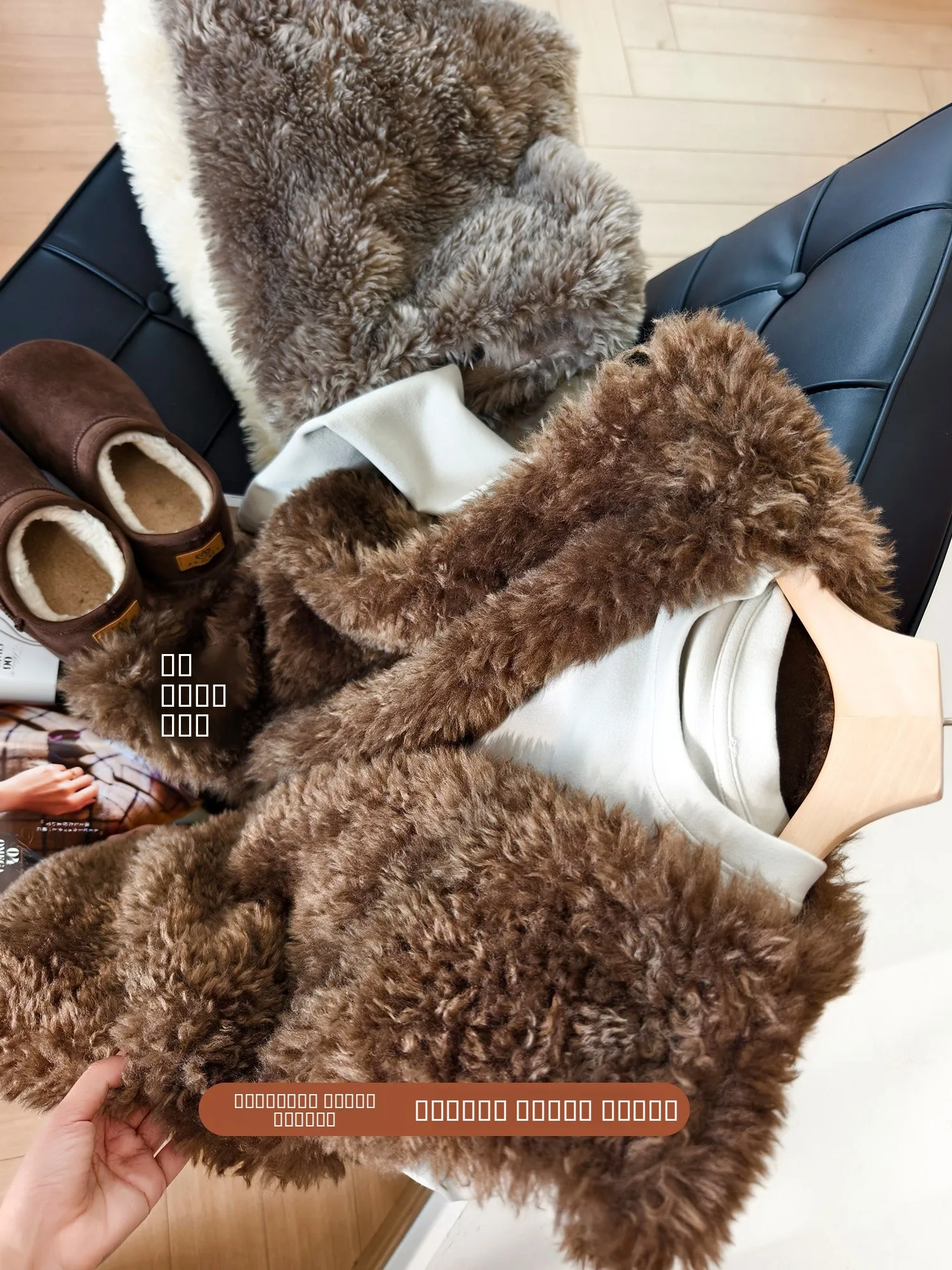 

Smooth Non-edding Soft Fur Vest Svel Cus-Designed Leatherette Cosite Fabric Warm Polyester Fiber Artistic Sle...