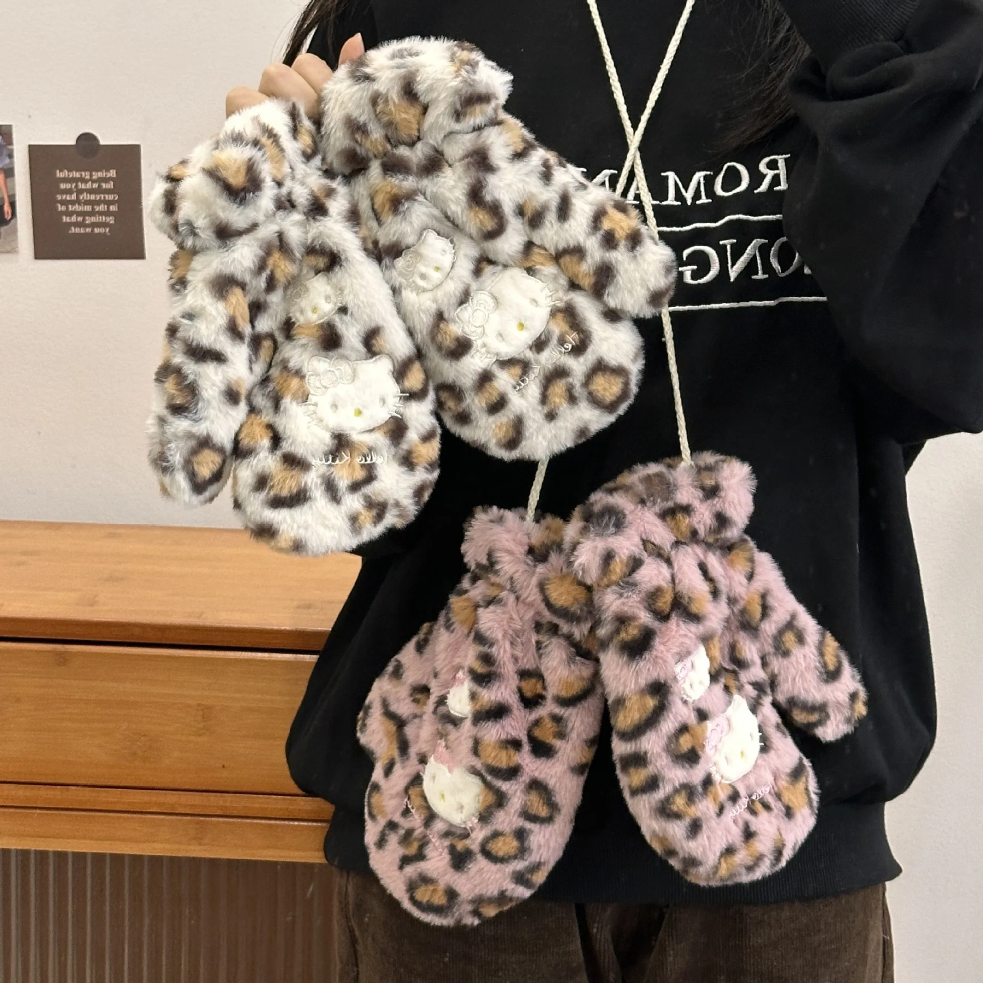 Hello Kitty Sanrio CuteLeopard Print Glove Kawaii Fluffy Stuffed Keep Warm Windproof Lovely Periphery Sweet Girl Dress Up Gifts