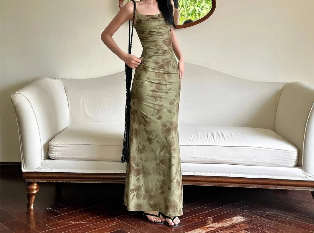 

New Chinese-style Green Floral Suspender Dress Women's Summer Design High-end Temperament Waist-wrapped Hips Fishtail Dress