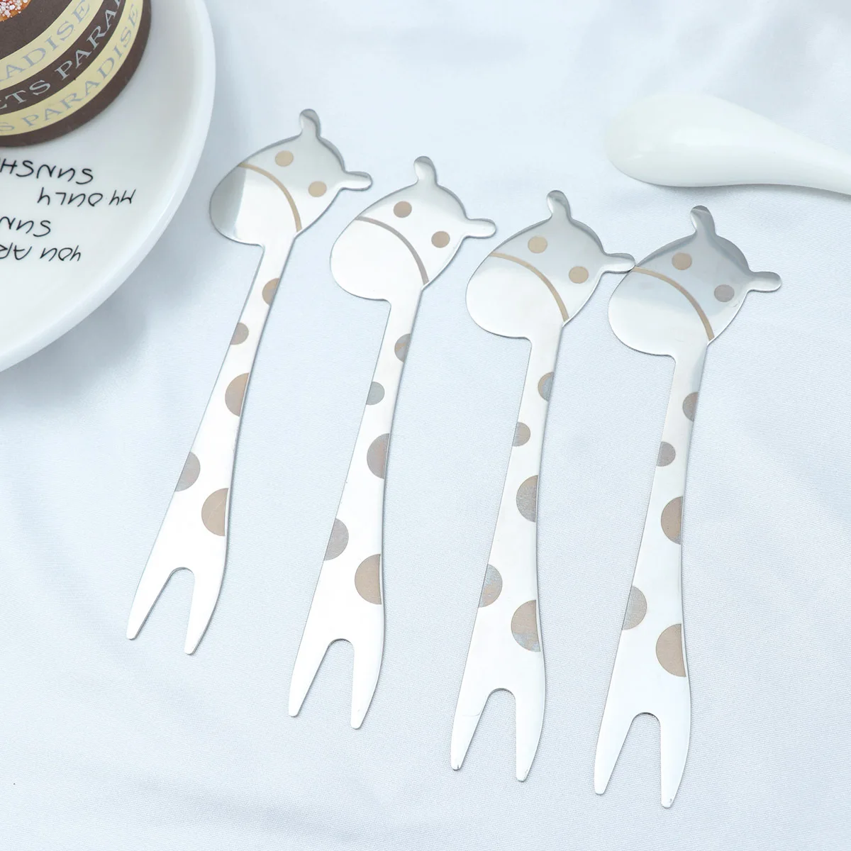 

4Pcs Stainless Steel Fruit Forks Giraffe Handle Party Dessert Picks Cake Pastries Appetizer Snacks Reusable Fruit Forks