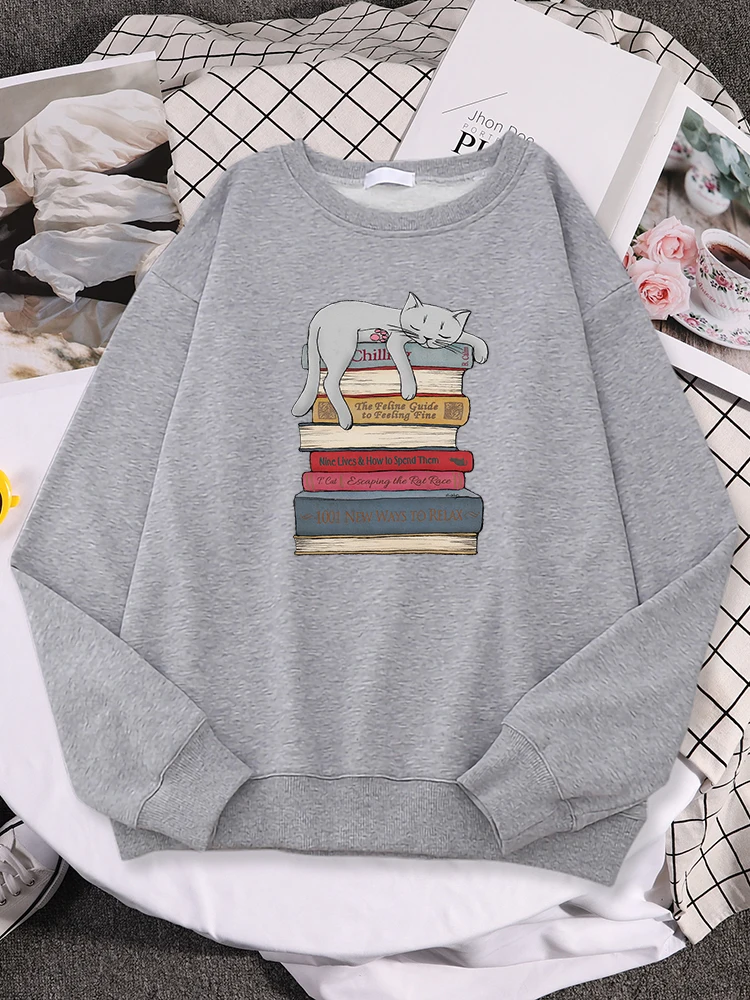 Women Sweatshirt Cat Sleeping On The Book Cartoon Print Pullover Females Casual Oversize Clothe Fleece Warm Loosewomen\'S Sweater