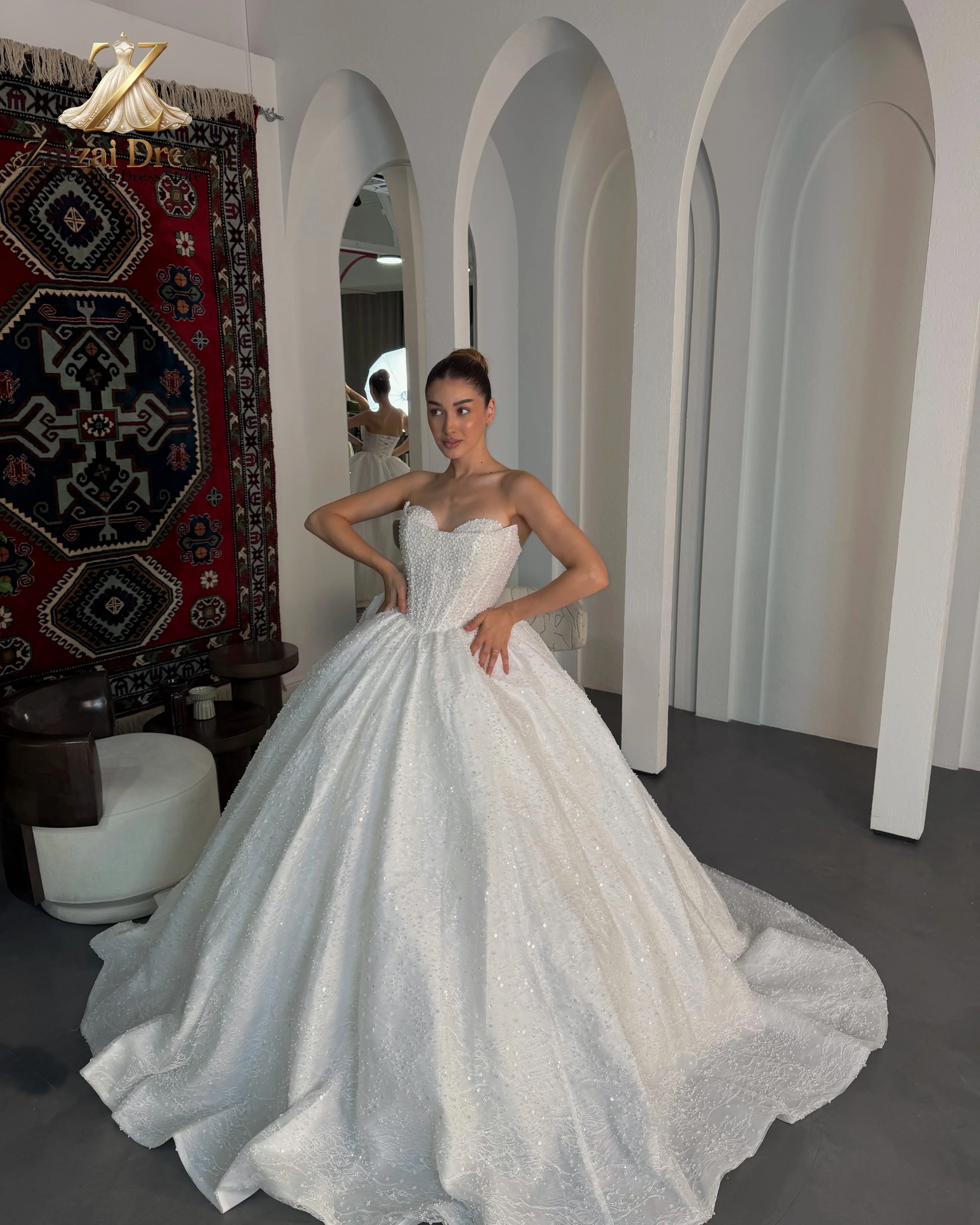 Customized Sparkly Crystal Wedding Dresses Sweetheart Neckline Beaded Puffy Ball Gown with Long Train Vestidos De Novia