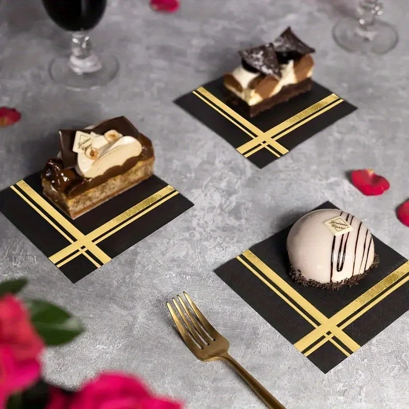 Weiße und goldene Servietten – Set mit 40 Einweg-Cocktail- und Dessertservietten mit Goldbesatz, perfekt für Hochzeitsfeiern und Events – Detail 5