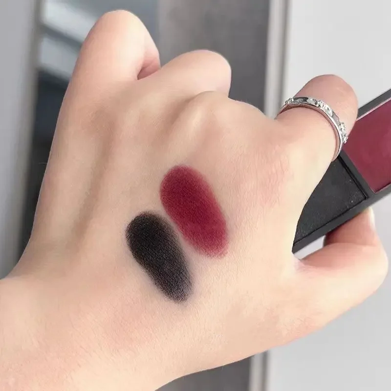 Heißer Biya 2 Farben Lidschatten Protable Rot Schwarz Platte Matte Lidschatten Dark Smoky Kosmetik Makeups Party Halloween DIY Großhandel