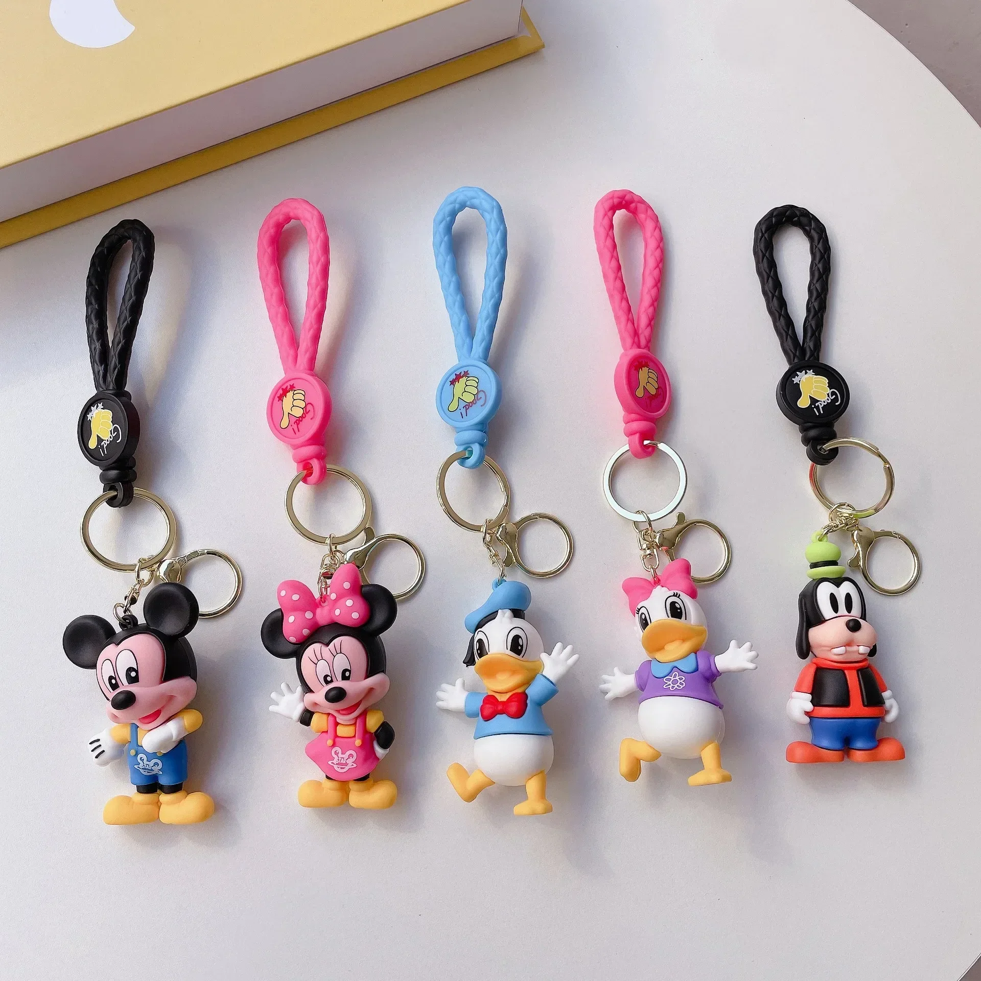 Disney Anime Mickey portachiavi Cartoon Cute Minnie Donald Daisy Duck portachiavi borsa per studenti Hanging Car Keys for Birthday Party Gifts