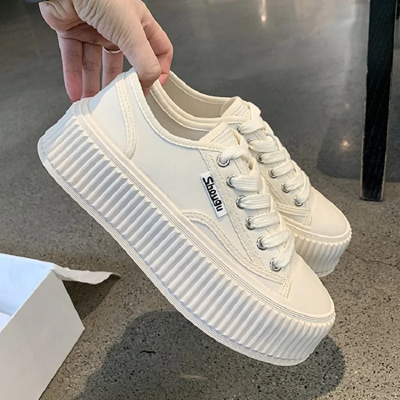 Large size high-top canvas shoes ladies vulcanized shoes thick-soled casual shoes 2022 Korean version lace-up breathable sneaker