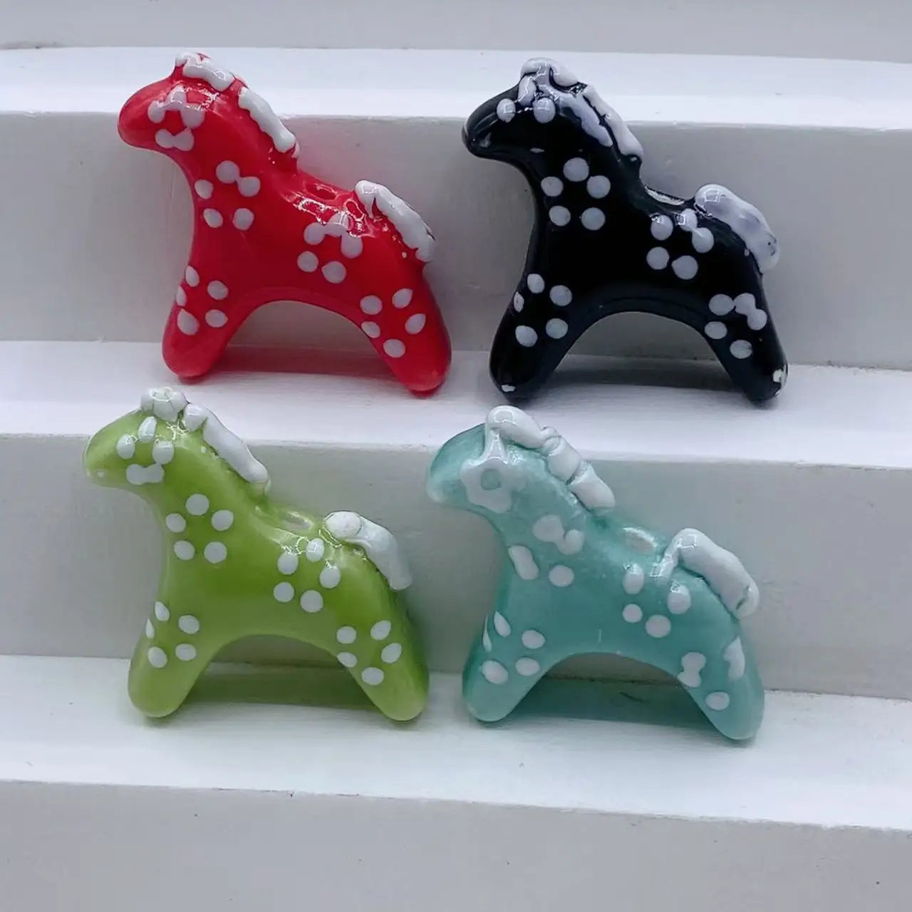 4pcs Hand-Painted Horse-Shaped Ceramic Beads Are Used For DIY Jewelry Making Bracelets, Earrings, Necklaces Accessories.