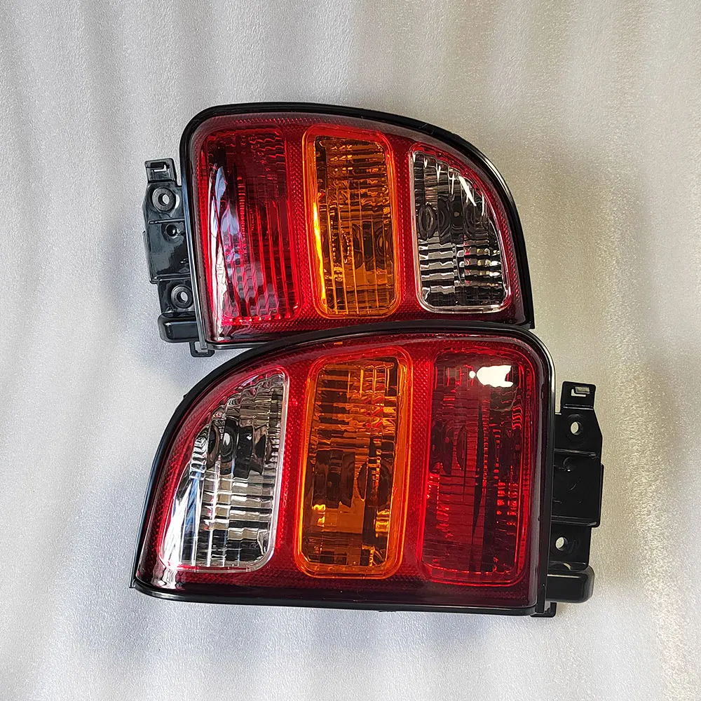 A Pair Car Taillights Brake Lights For Toyota RAV-4 RAV4  1998 XA10 81560-42050 81561-42050 Rear Turn Signal