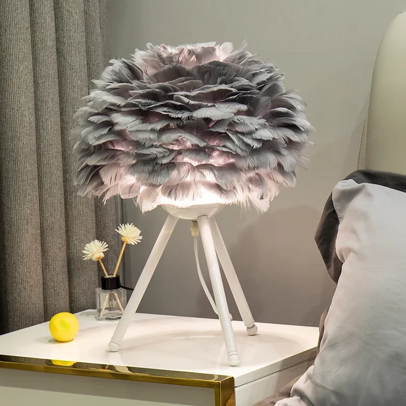 Imagem -04 - Modern Feather Led Table Lamp Bedside Desk Lamp Decoração da Sala de Estar Quarto Sala de Jantar Hotel Goose Feather Floor Lamps