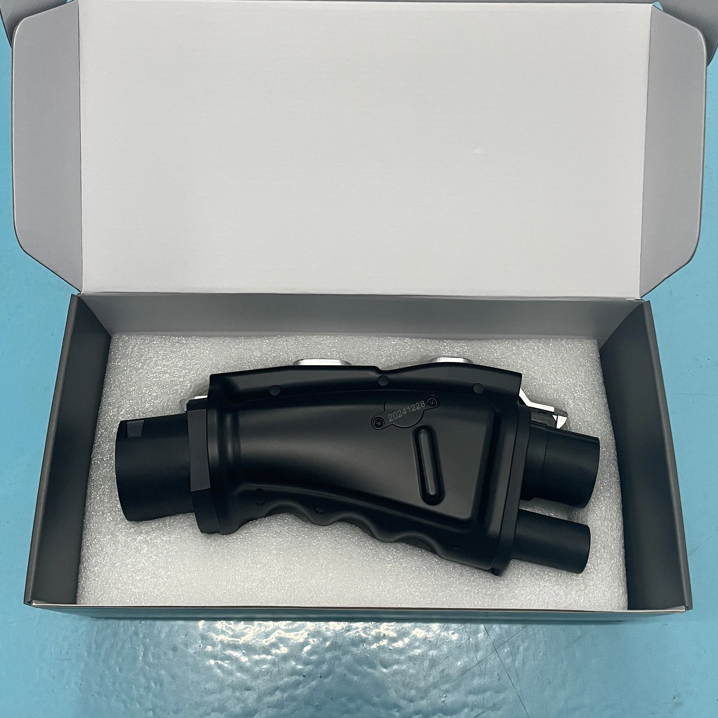 

AiPower CCS2 to GBT DC Electric Vehicle Adapter IP54 Waterproof Plug Connector Ev Charger Adapter