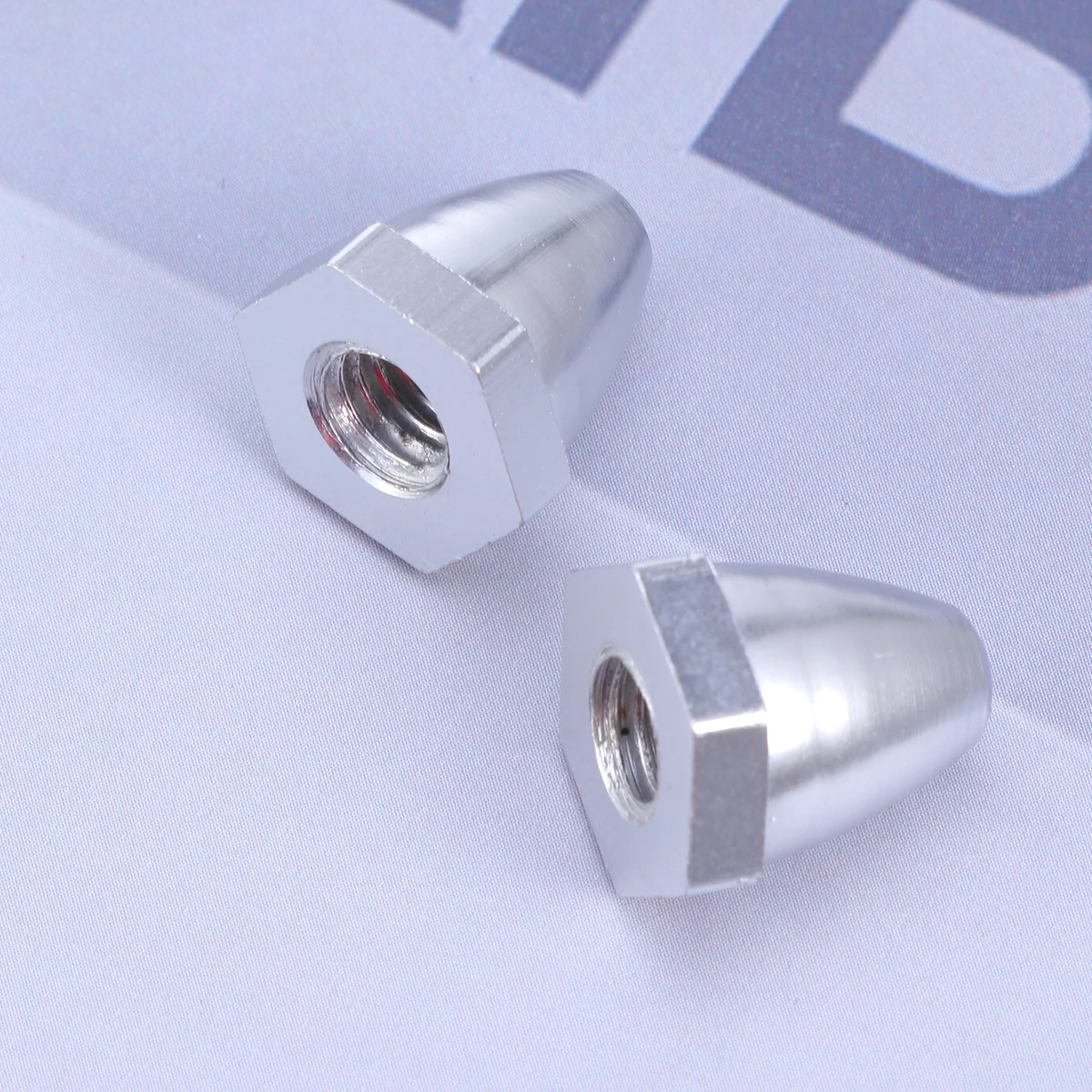 4個入り 合金プロペラナットキャップ 赤黒 ファントム2 ビジョン2212 920KvモーターCWプロペラナットキット RCクアッドコプタードローン用