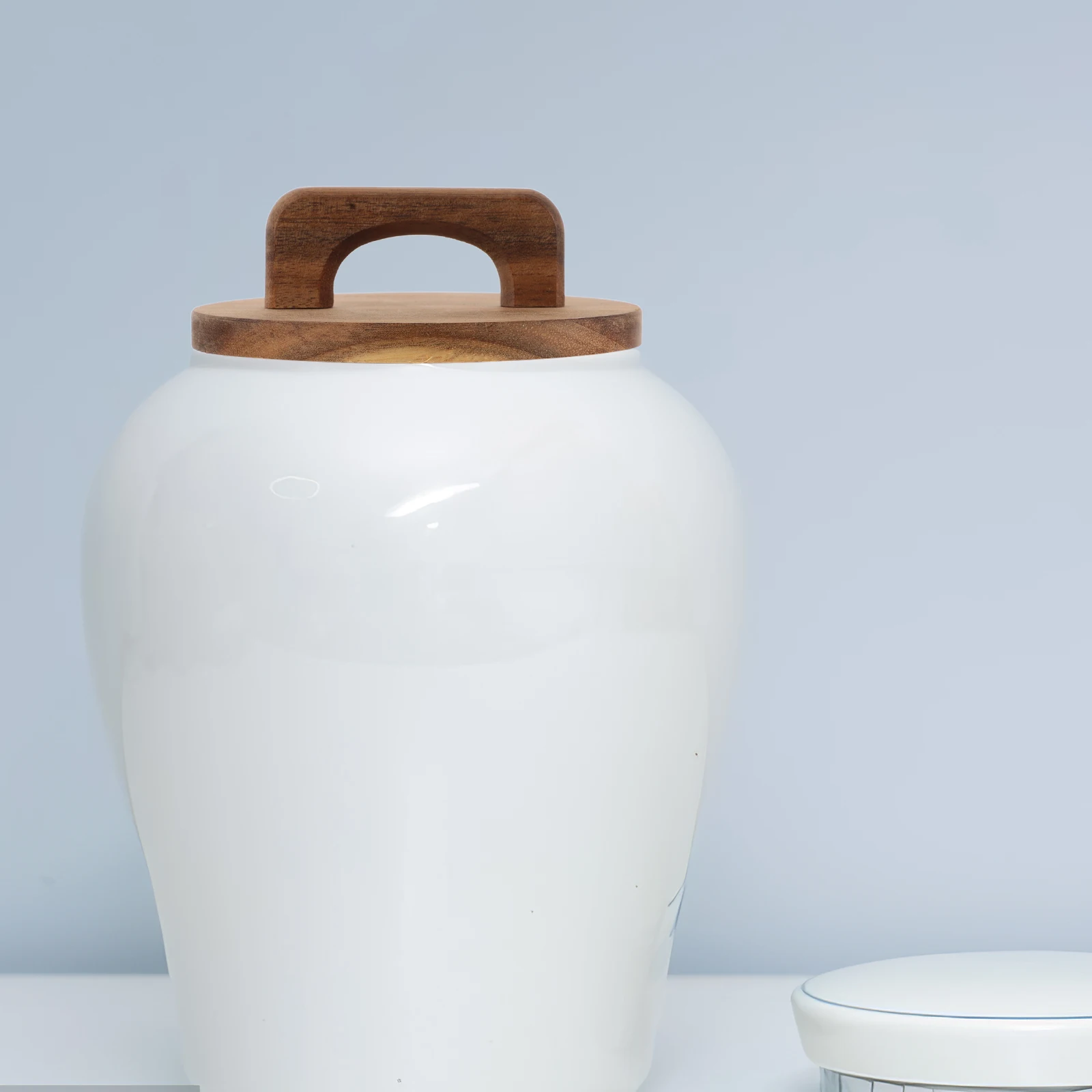 

Wood Lid Sealed Jar Cover Wide Mouth Exquisite Workmanship Leak-Proof Design Easy to Clean Interchangeable Reusable Not