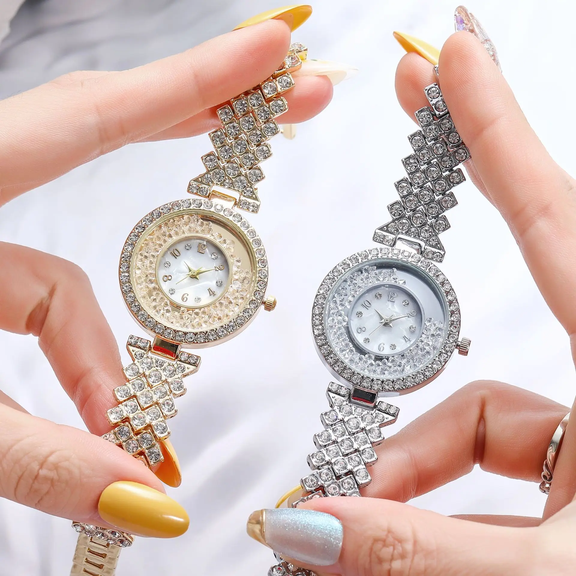 Luxury Trendy Women's Watch Metal Strap Fashion Temperament Rhinestone Inlay Full Diamond Strap Quartz Watch for Women Gifts