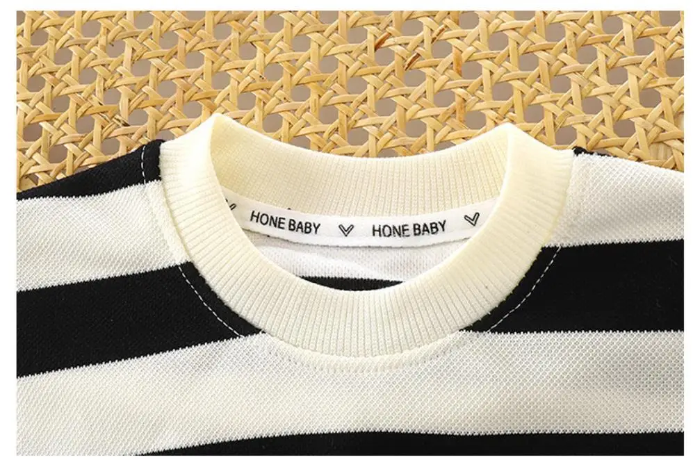 Neues koreanisches Kinder-Set für Jungen und Mädchen, Sommer-Set mit gestreiftem Rundhalsausschnitt, Revers, kurzen Ärmeln und Shorts, lässiges zweiteiliges Set – Detail 6
