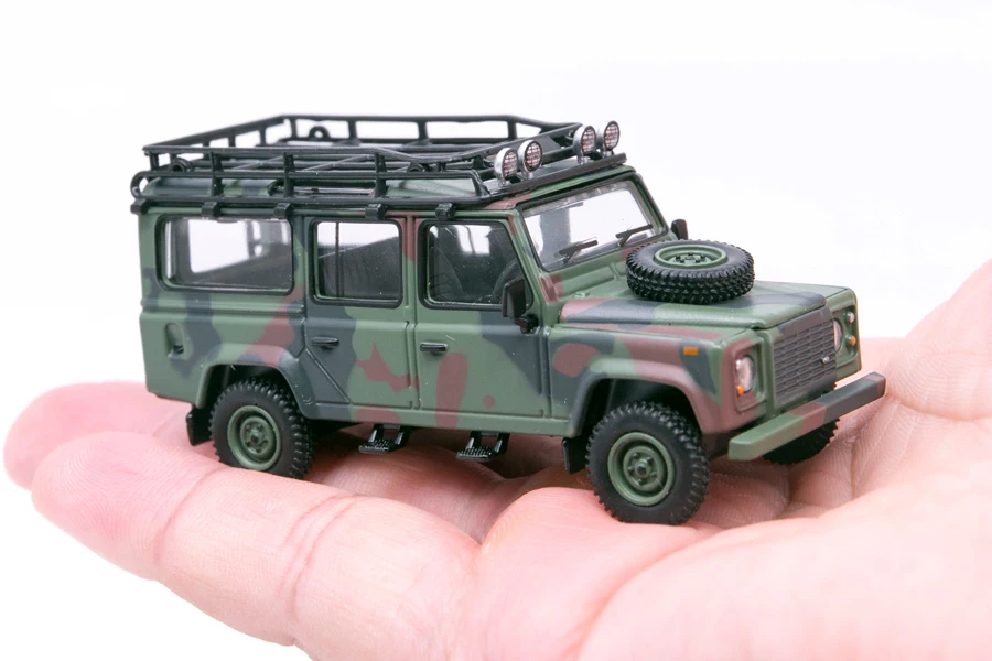 1:64 Land Rover Defender 110 camouflage #237 4S alloy die-cast simulation car model,boys\' toys,children\'s holiday birthday gifts