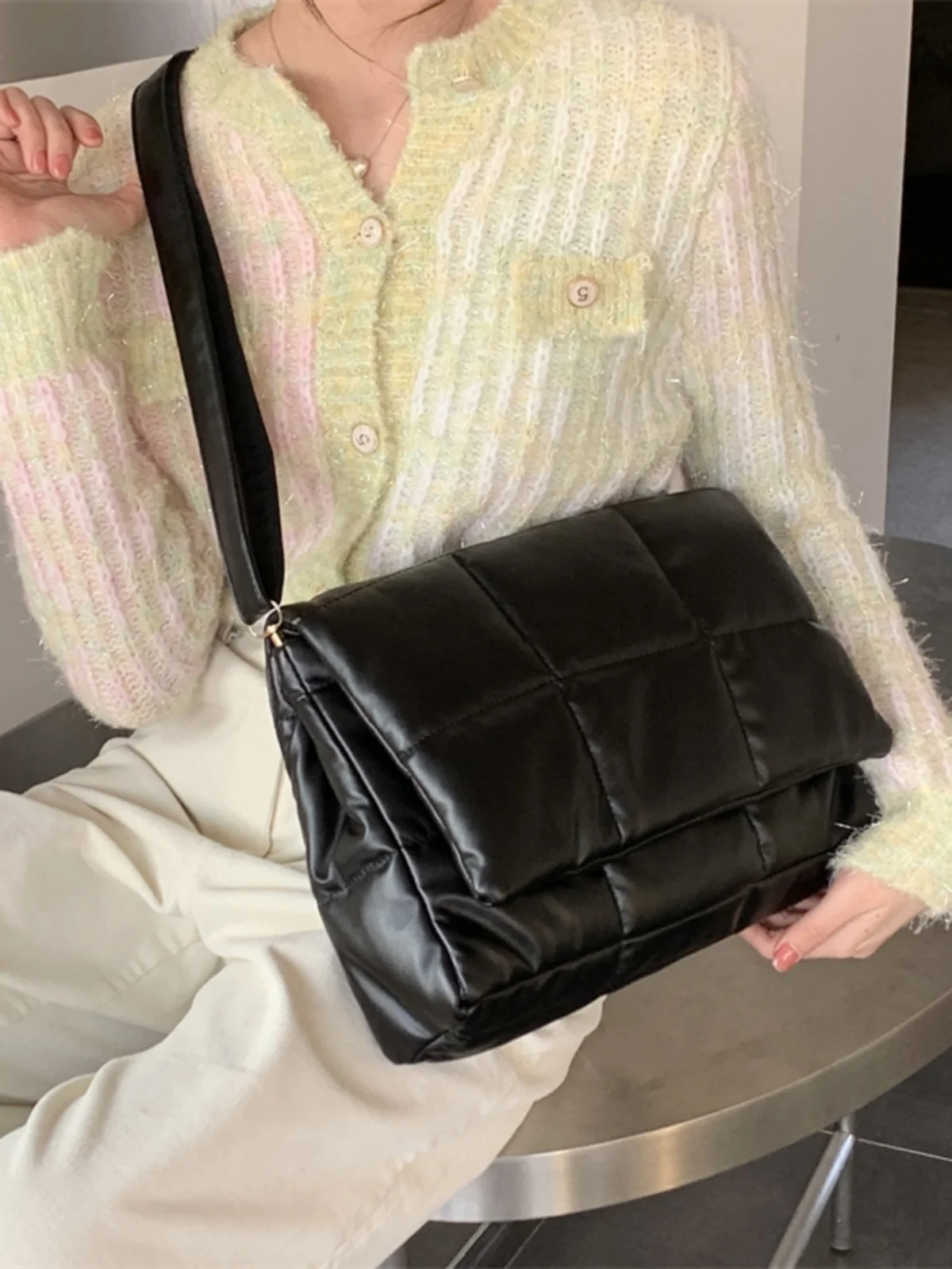 الأصلي براءات الاختراع والجلود لامعة مربع المرأة حقيبة الماس شبكة نمط خياطة السماء القطن ملء واحد الكتف حقيبة كروسبودي