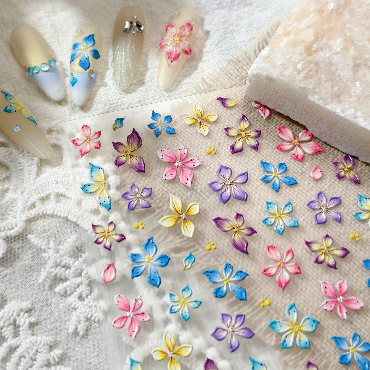 다채로운 양각 꽃 로맨틱 피는 꽃잎 노란색 스테이먼 젤리 꽃 정원 네일 아트 장식 스티커 매니큐어 데칼