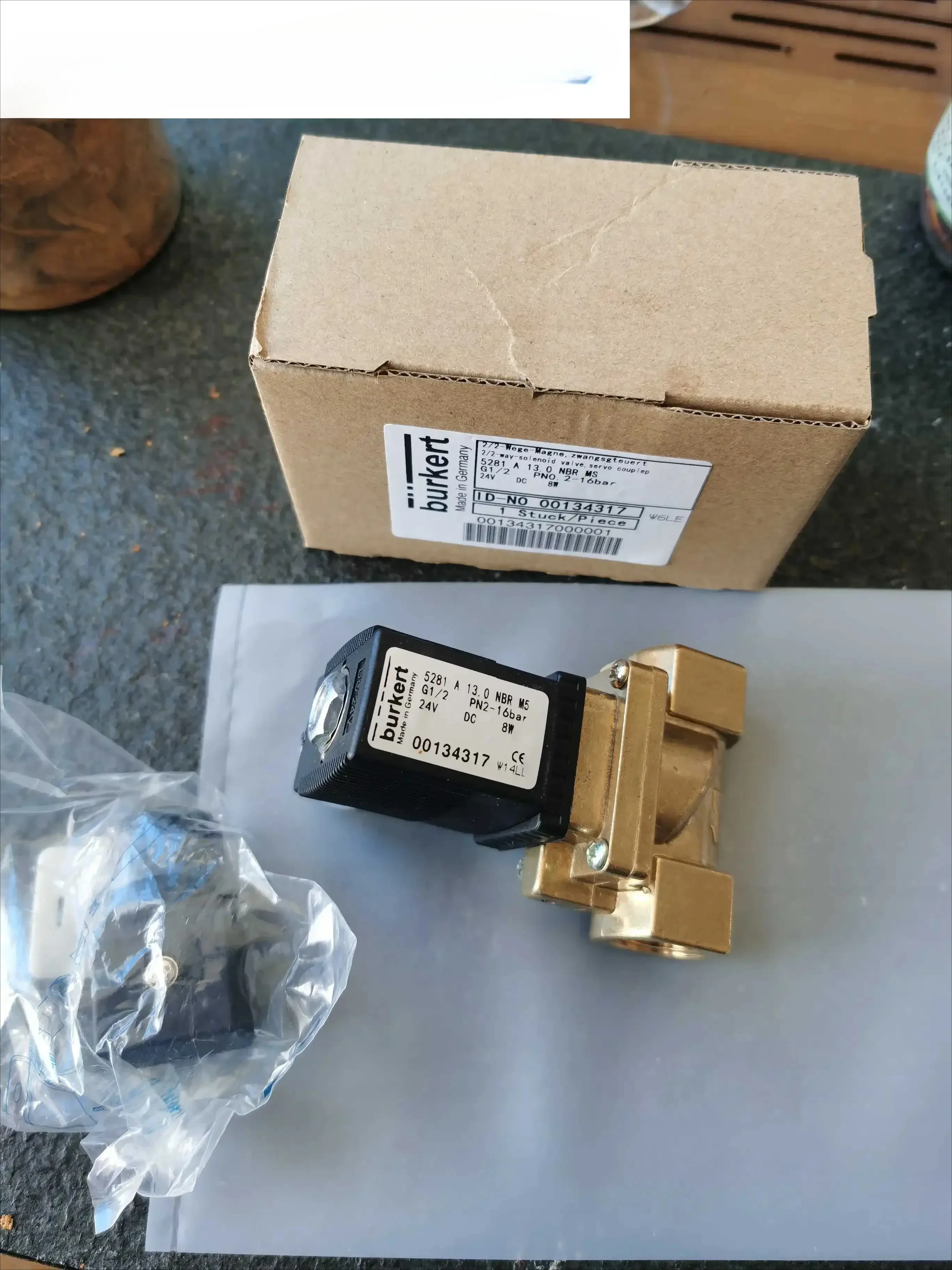 Baode solenoid valve 5281A, two position, two ventilation control valve 00134317, 00134320, domestically produced