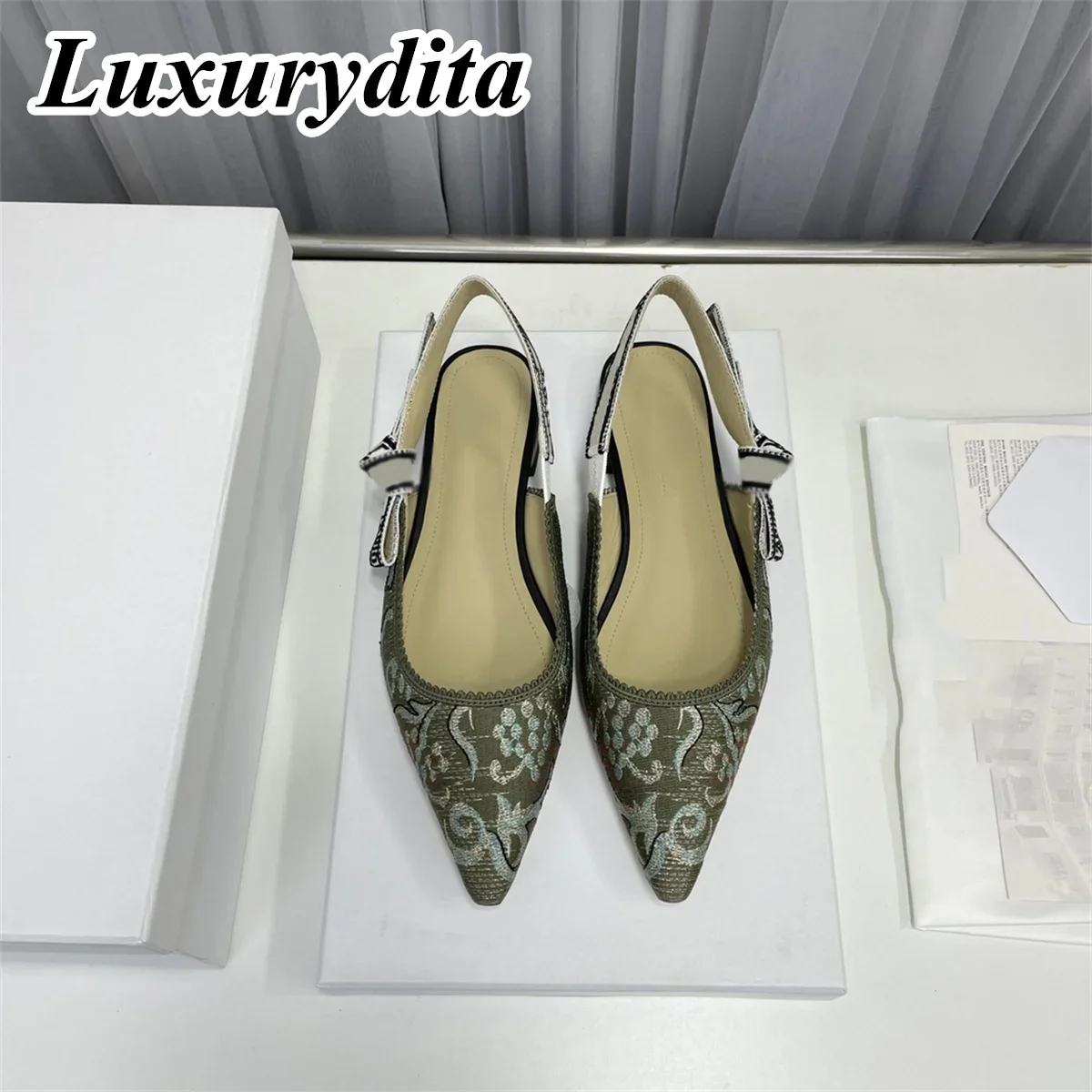 

Top Quality Luxury Womens Sandal Casual Lace Flat Fashion Embroidered Muller Shoes Designer Silk Leather Soled High Heel