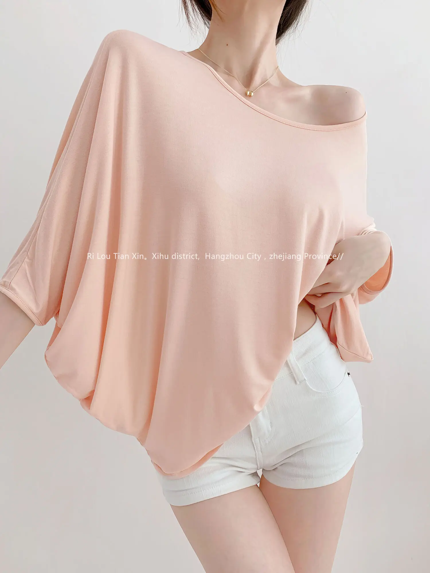 

Multi Wearing Pure Desire Style Round Neck Slanted Shoulder Bat Sleeve T-shirt Women's Summer New Thin Sunscreen Shirt Top WEGF