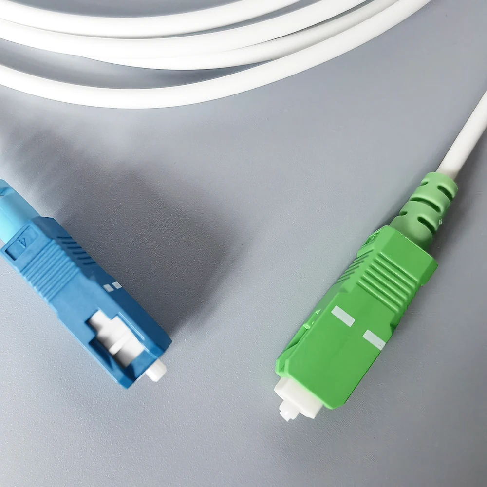 Câble optique LSZH 2M du mode unique G657A2 de SC/APC-SC/UPC de patch optique de fibre FTTH