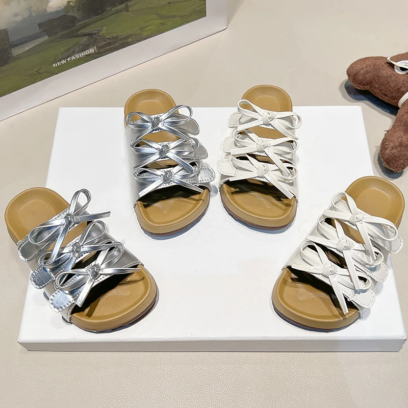 

Fashion Non-slip Soft Sole Children Slippers Girls Outdoors Casual Shoes Korean Style Versatile 2026 Summer New Beach Shoes