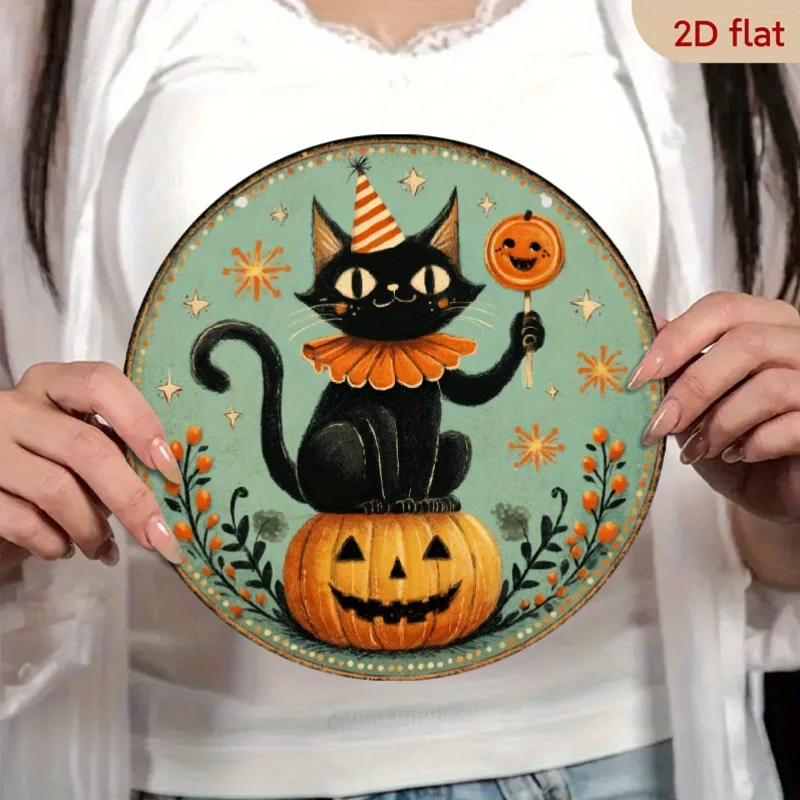 2D Flat Retro Decorative Sign, Suitable for Halloween, Round Aluminum Metal Wall Decoration in the Size 20.32X 20.32cm Cm. The Image Depicts a Black Cat Wearing an Orange Clown Hat and a Pumpkin. This Metal Wall Art Is Suitable for Doors, Bars, Cafes, and Kitchens.