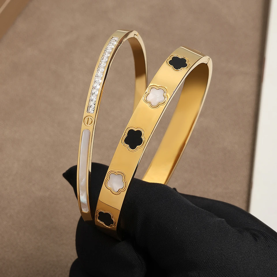 ZAKOL 2-teiliges Zirkon-Set, fünfblättriges Edelstahl-Armband-Set, trendige Goldfarbe, Party,
