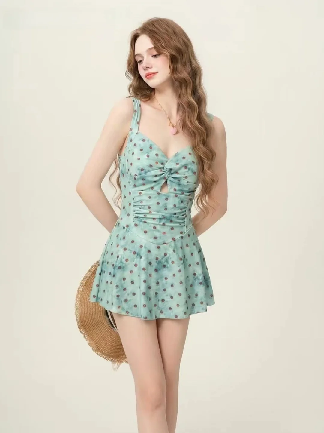 Maiô Feminino BelleWave Verde Doce com Bolinhas, Peça Única, com Nó na Cintura, Efeito Emagrecedor, Conservador para Férias, ...