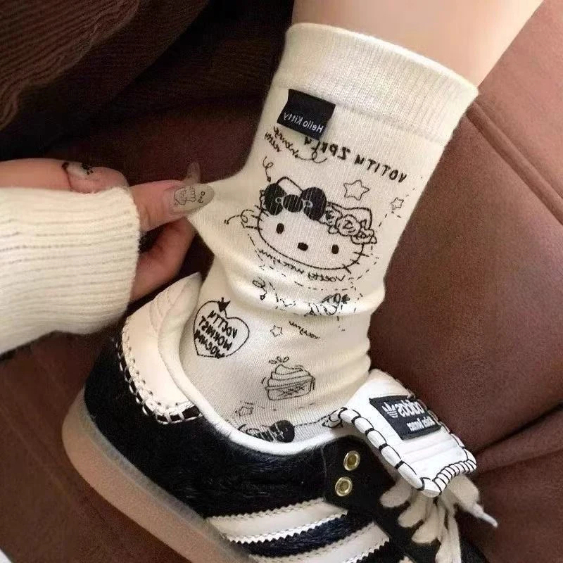 

Длинные носки Hello Kitty для мальчиков и девочек, дышащие, с мультяшным рисунком, милые, из чесаного хлопка, зимние, в стиле хип-хоп, Harajuku, INS, детские носки, подарок для ребенка