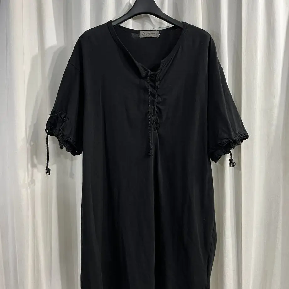 

ТОП-ЯМАМОТО ® Женская черная футболка – дизайнерская свободная модель, универсальный повседневный топ на шнуровке