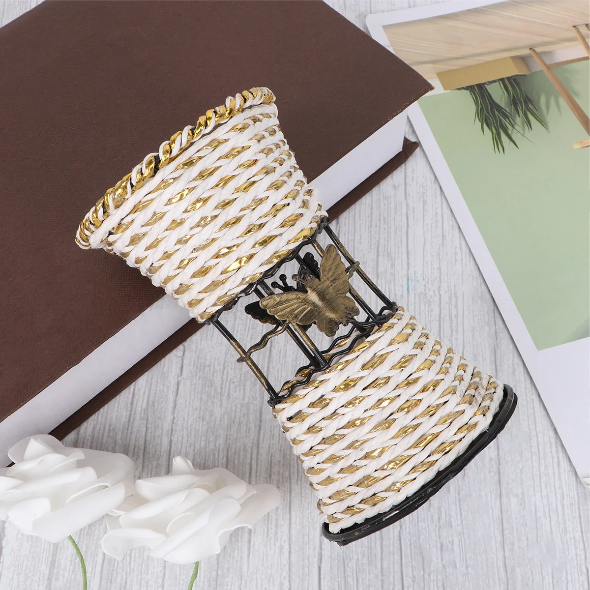 

1Pcs Artificial Iron Vase Simulated Rattan Woven Mini Round Flower Vase Pink for Patio Garden Balcony Living Room Decoration