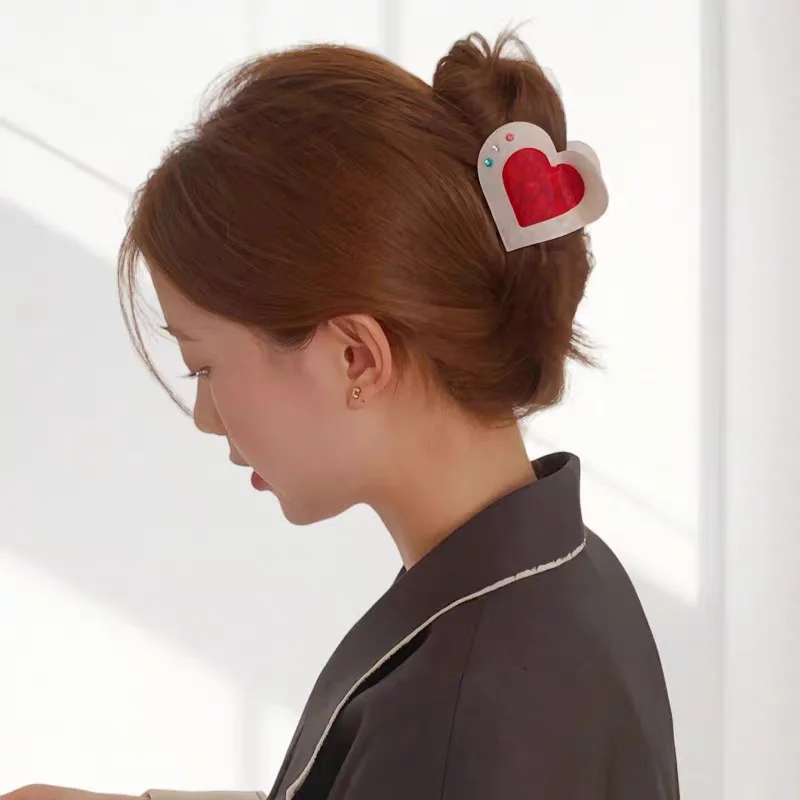 

1pc Cute Heart Shaped Hair Claw Crab New Hair Clips Barrettes Elegant Headwear Hairpins Shark Clip Women Girls Hair Accessories