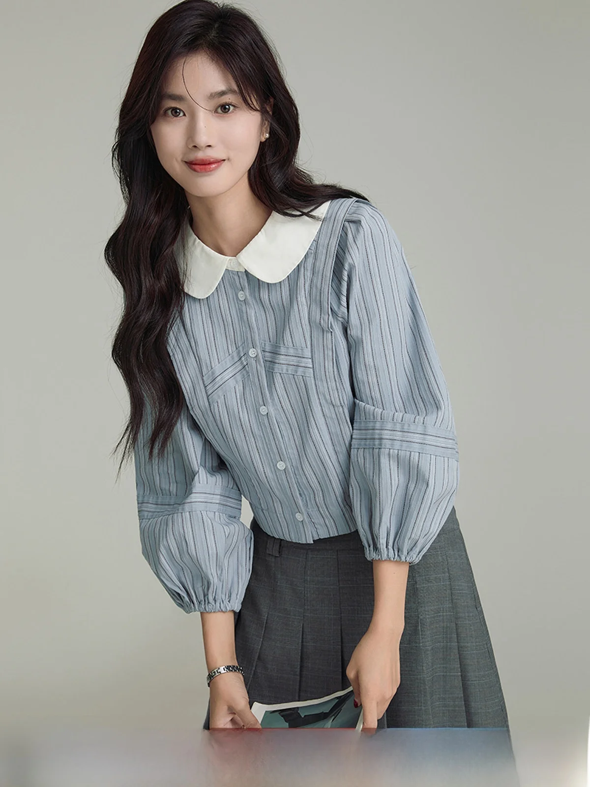 

Женская рубашка свободного кроя в полоску с длинным рукавом, новинка весеннего сезона, повседневный укороченный топ с отложным воротником от Xujing