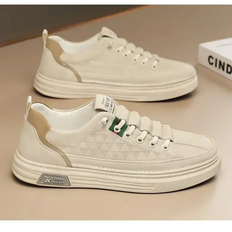 /2025/ حذاء كاجوال من الجلد الأبيض قم بترقية أسلوبك مع أحذية الفلكنة الرجالية*