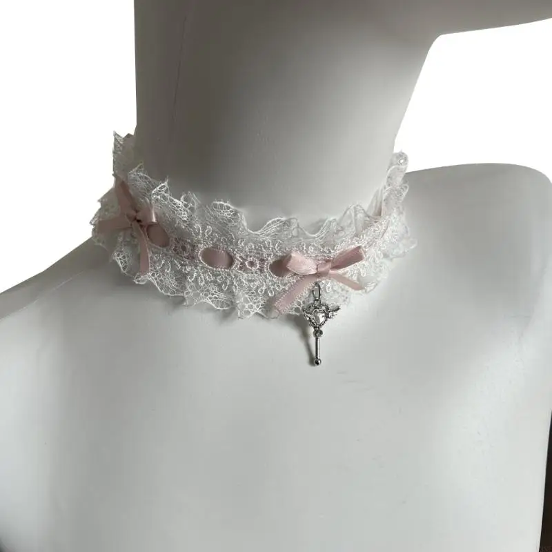 Y3ne Lace Bowknot Choker Lace Lace กับหัวใจวิงคีย์จี้สำหรับผู้หญิงฮัลโลวีนทุกวันและชุดรูปแบบคอสเพลย์