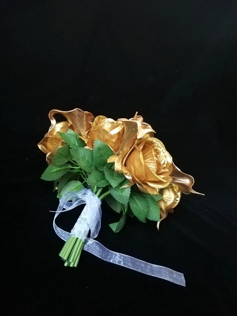 2023 Whitney Wedding Bouquet Collection Golden Roses Gold Calla Lilies Shiny Weddings Events Accessoires de mariage