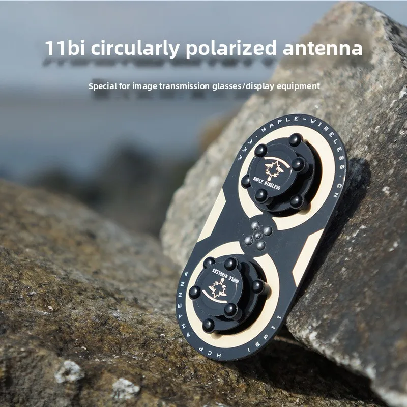 

Maple Leaf Antenna, Sandwich Upgraded Owl 11dBi Circular Polarization, Fat Shark SKYZONE Small Flyer EV200D